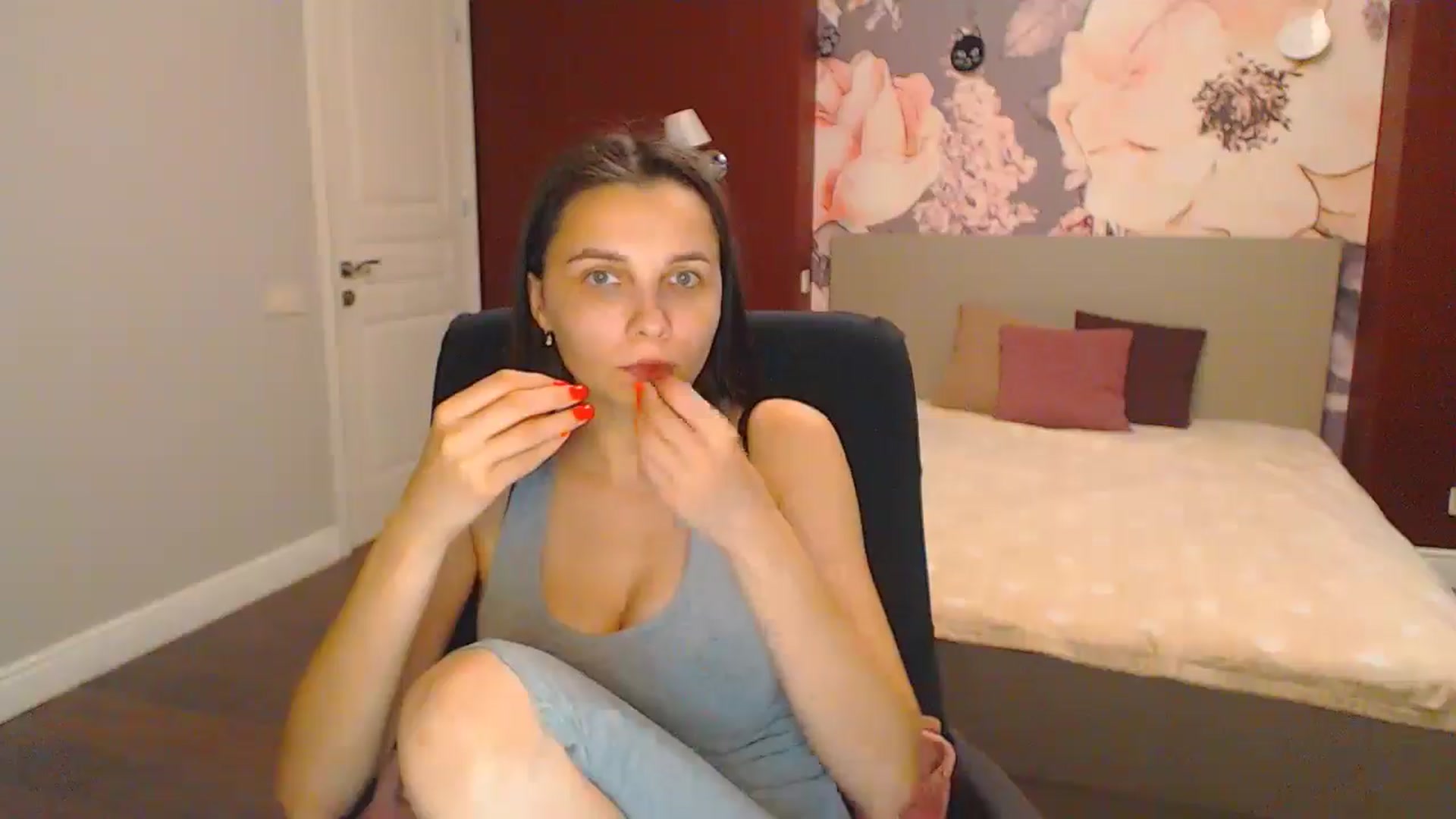 Gallery image thumbnail from Karina_Mils's myfreecams stream on, 07/26/2024, 14:35 image 8 of 20