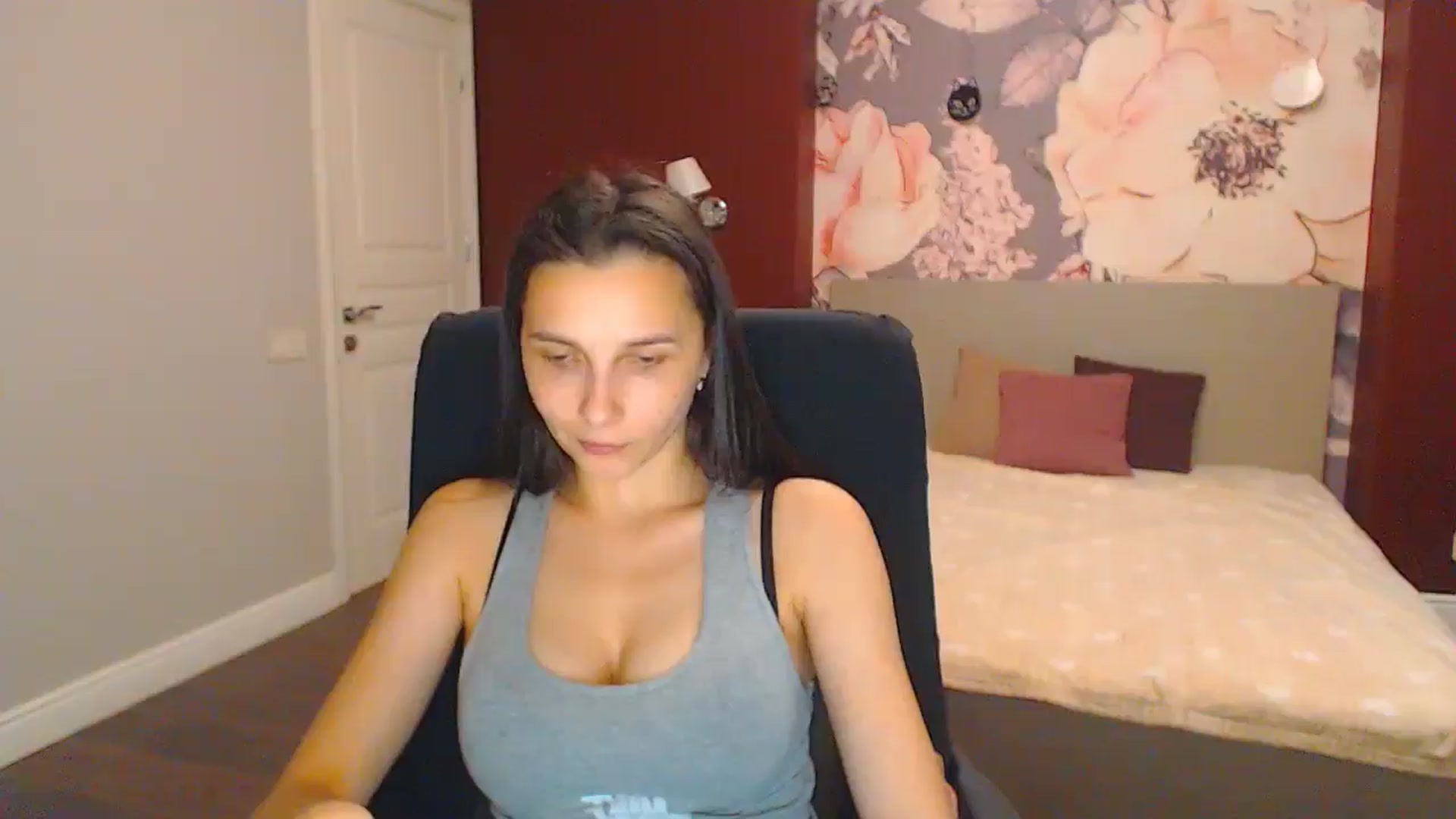 Gallery image thumbnail from Karina_Mils's myfreecams stream on, 07/26/2024, 14:35 image 13 of 20