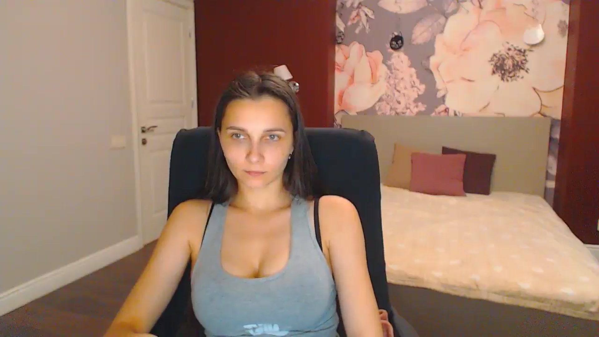 Gallery image thumbnail from Karina_Mils's myfreecams stream on, 07/26/2024, 14:35 image 18 of 20