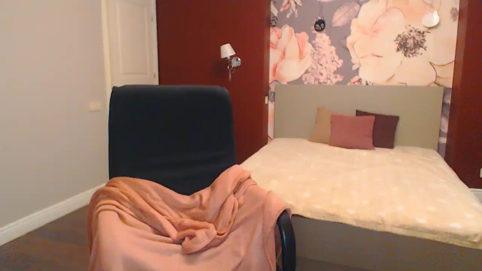 Gallery image thumbnail from Karina_Mils's myfreecams stream on, 07/26/2024, 16:02 image 8 of 20