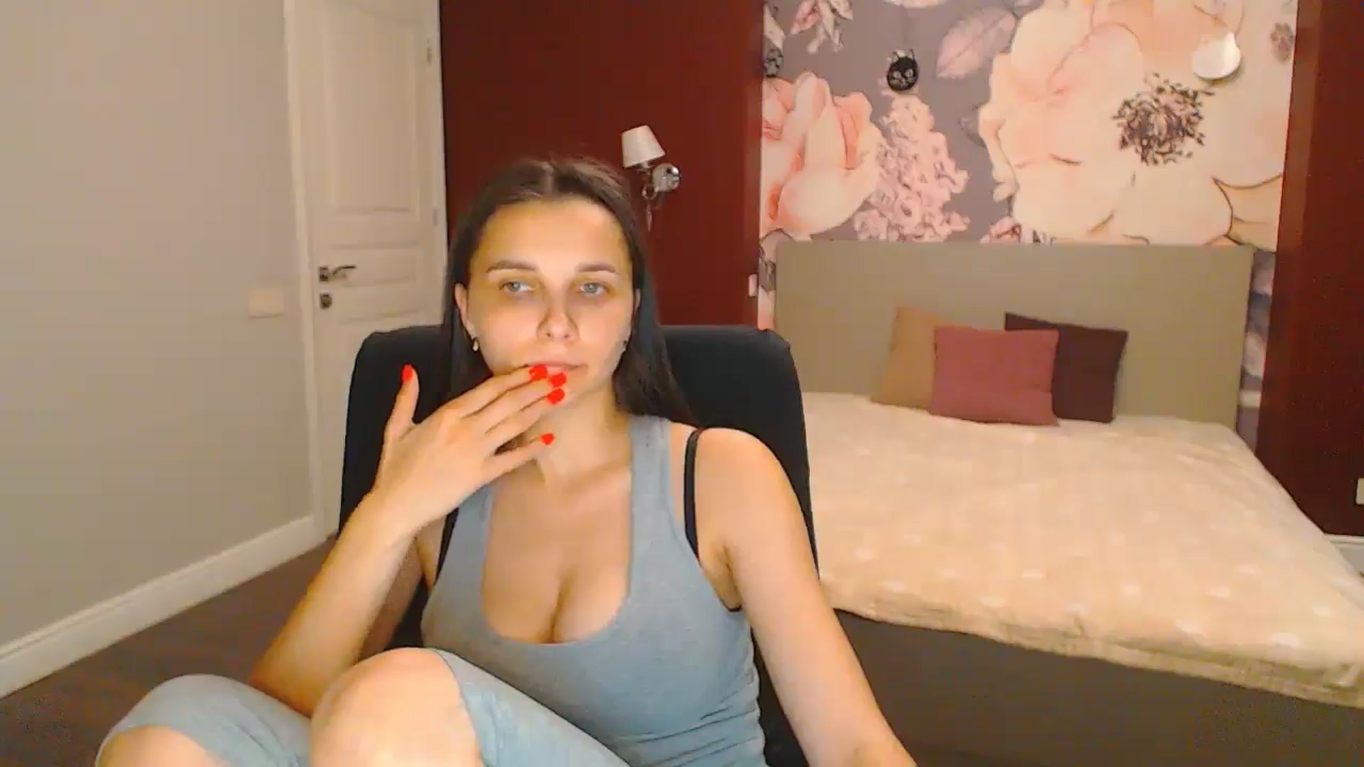 Gallery image thumbnail from Karina_Mils's myfreecams stream on, 07/26/2024, 16:02 image 18 of 20