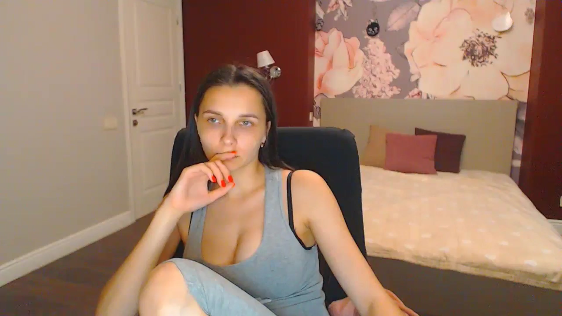 Gallery image thumbnail from Karina_Mils's myfreecams stream on, 07/26/2024, 16:02 image 10 of 20