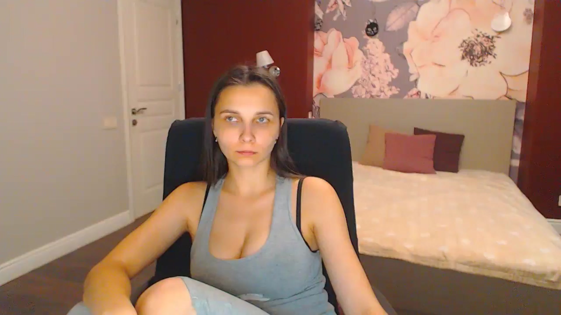 Gallery image thumbnail from Karina_Mils's myfreecams stream on, 07/26/2024, 16:02 image 4 of 20