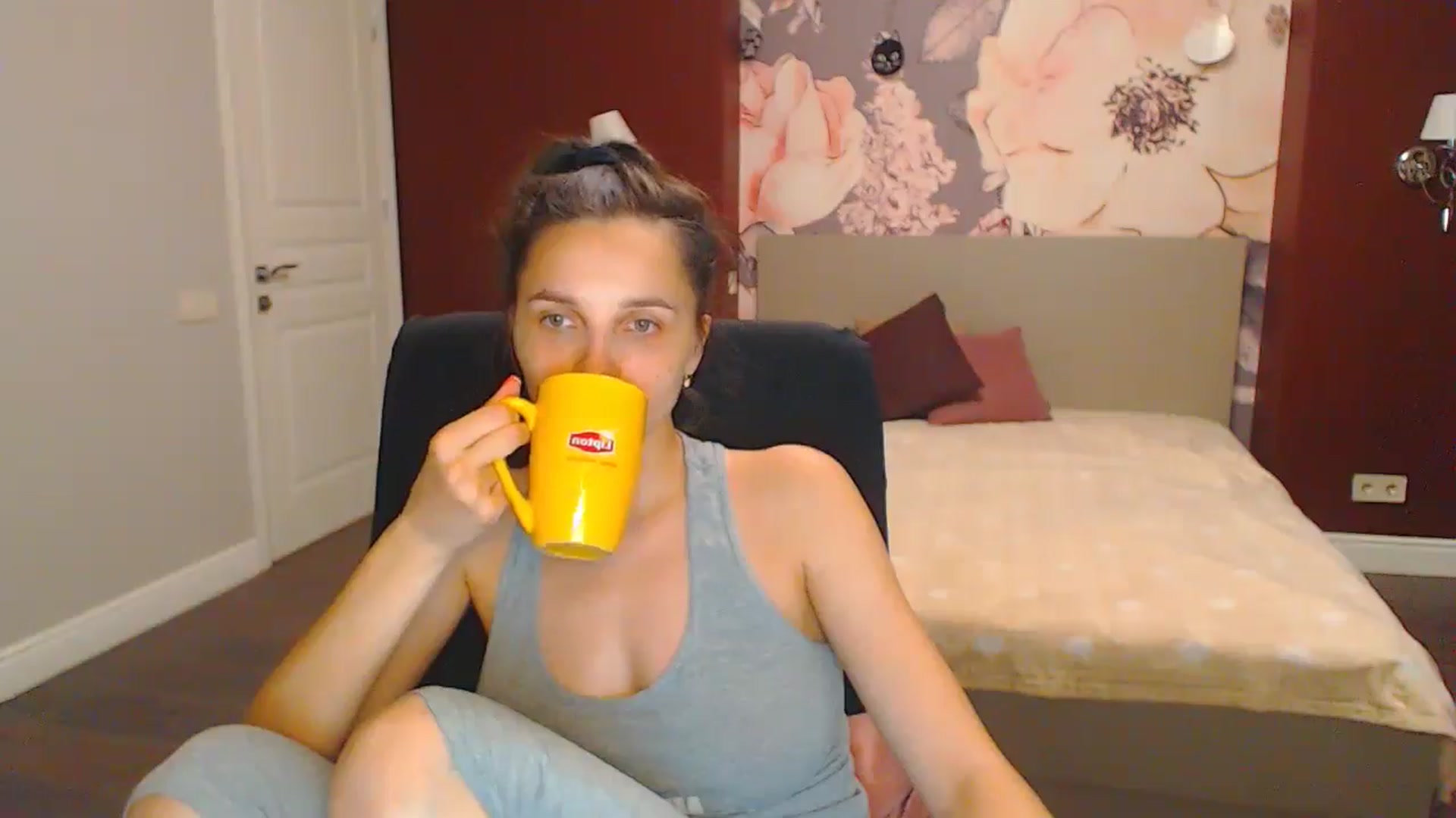 Gallery image thumbnail from Karina_Mils's myfreecams stream on, 07/27/2024, 17:11 image 14 of 20
