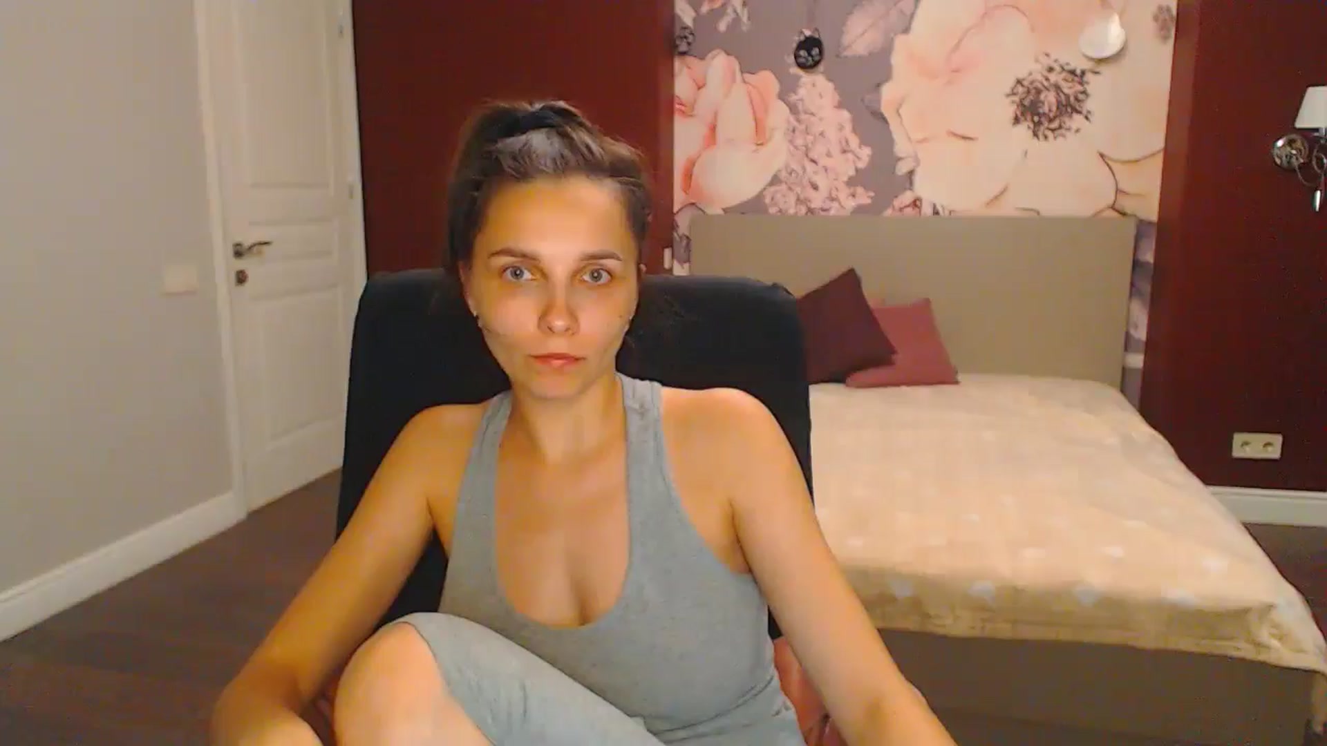 Gallery image thumbnail from Karina_Mils's myfreecams stream on, 07/27/2024, 17:11 image 7 of 20