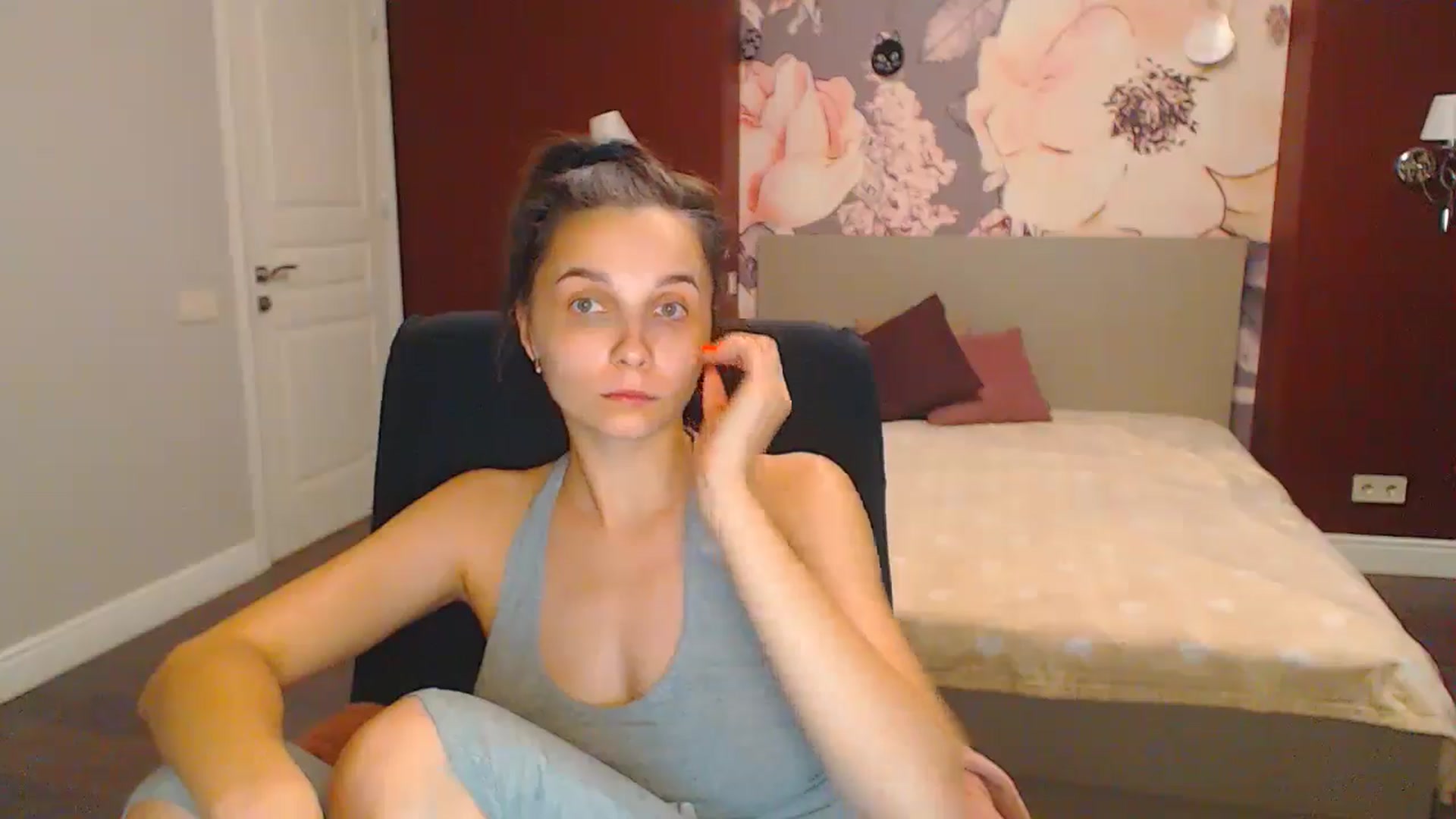 Gallery image thumbnail from Karina_Mils's myfreecams stream on, 07/27/2024, 17:11 image 12 of 20