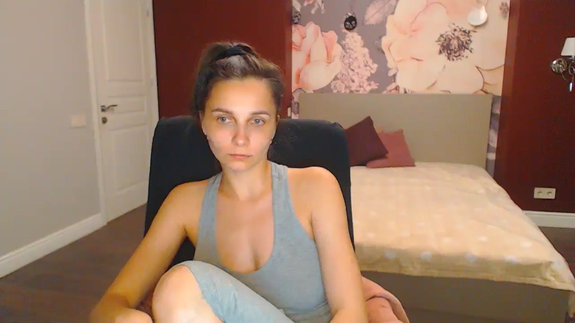 Gallery image thumbnail from Karina_Mils's myfreecams stream on, 07/27/2024, 17:11 image 3 of 20