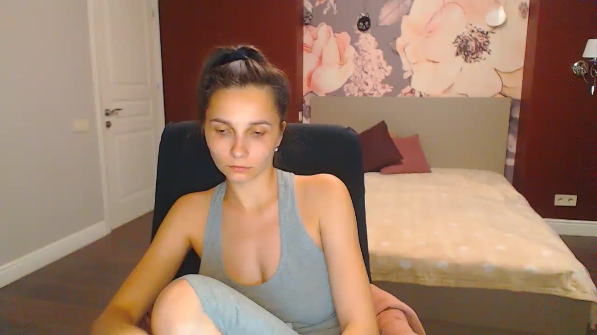 Gallery image thumbnail from Karina_Mils's myfreecams stream on, 07/27/2024, 17:11 image 5 of 20