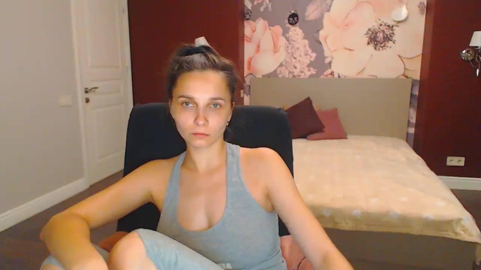 Gallery image thumbnail from Karina_Mils's myfreecams stream on, 07/27/2024, 17:11 image 15 of 20