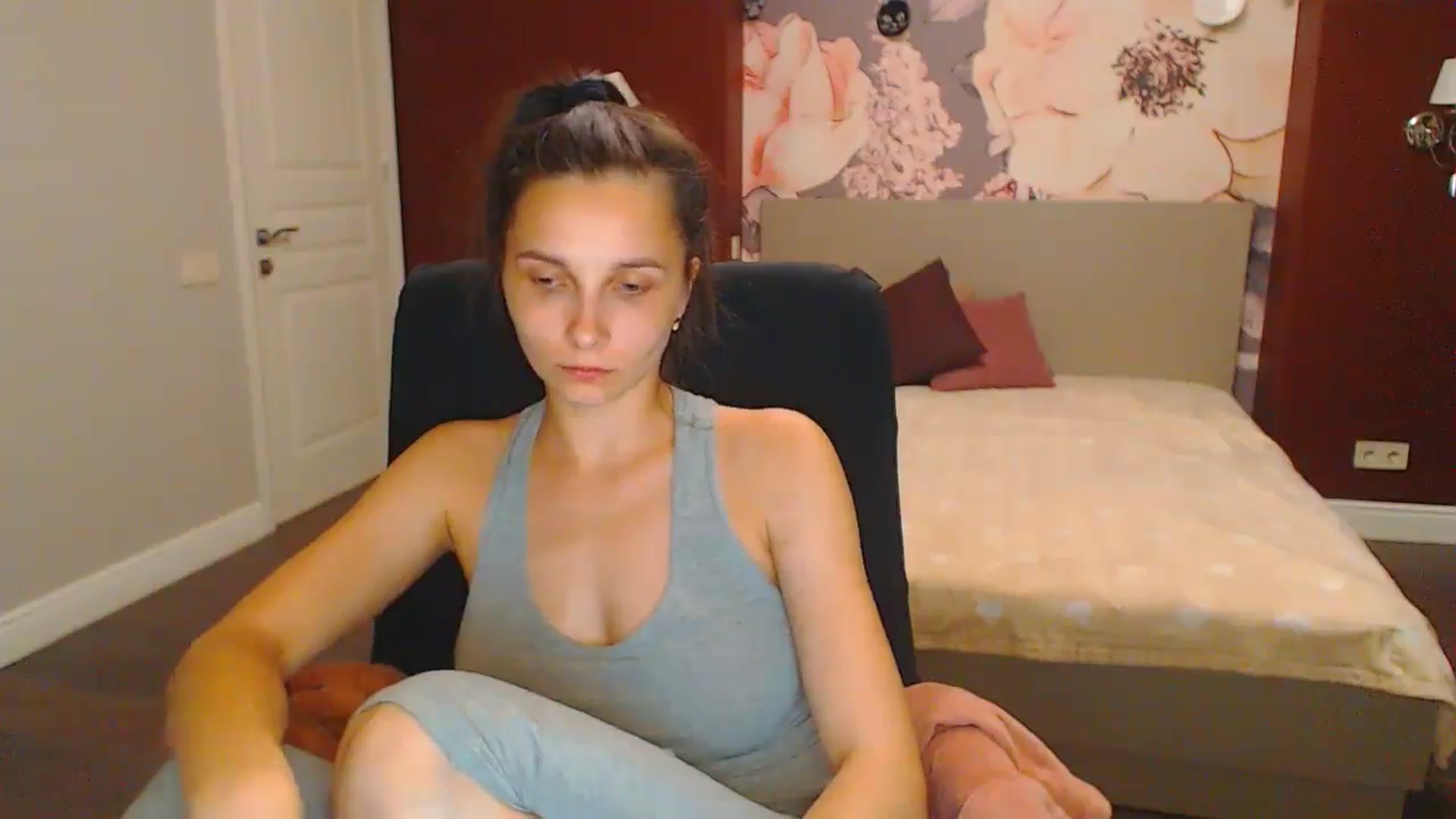 Gallery image thumbnail from Karina_Mils's myfreecams stream on, 07/27/2024, 18:17 image 16 of 20