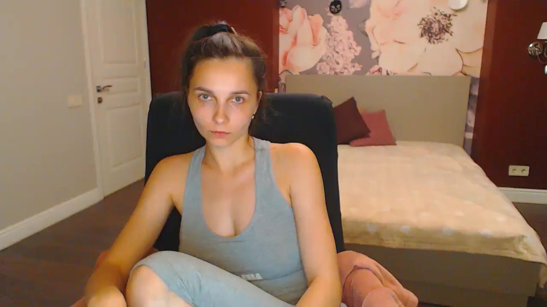Gallery image thumbnail from Karina_Mils's myfreecams stream on, 07/27/2024, 18:17 image 12 of 20
