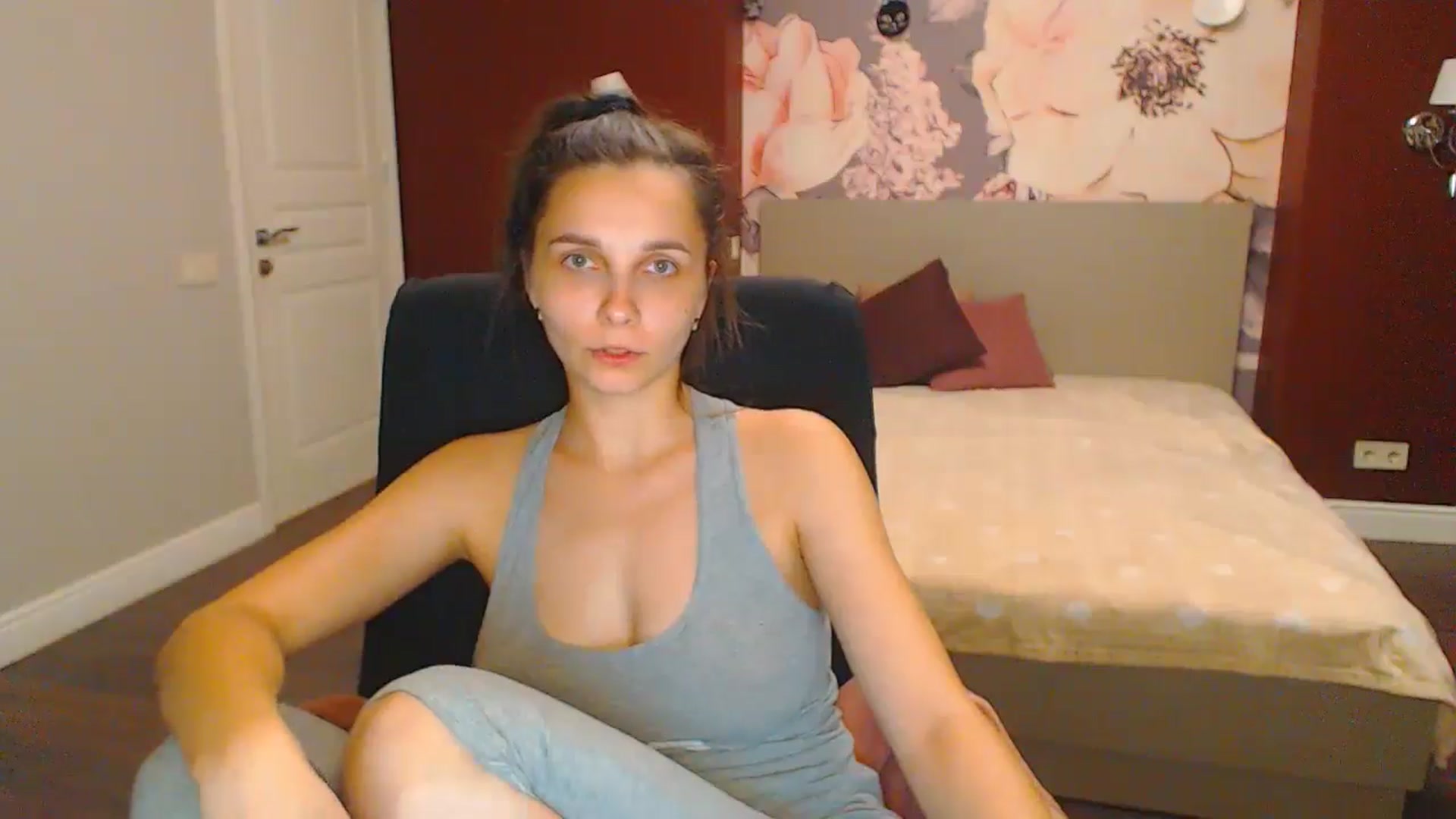 Gallery image thumbnail from Karina_Mils's myfreecams stream on, 07/27/2024, 18:17 image 8 of 20