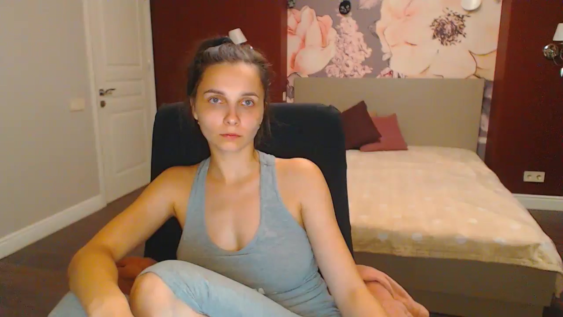 Gallery image thumbnail from Karina_Mils's myfreecams stream on, 07/27/2024, 18:17 image 17 of 20