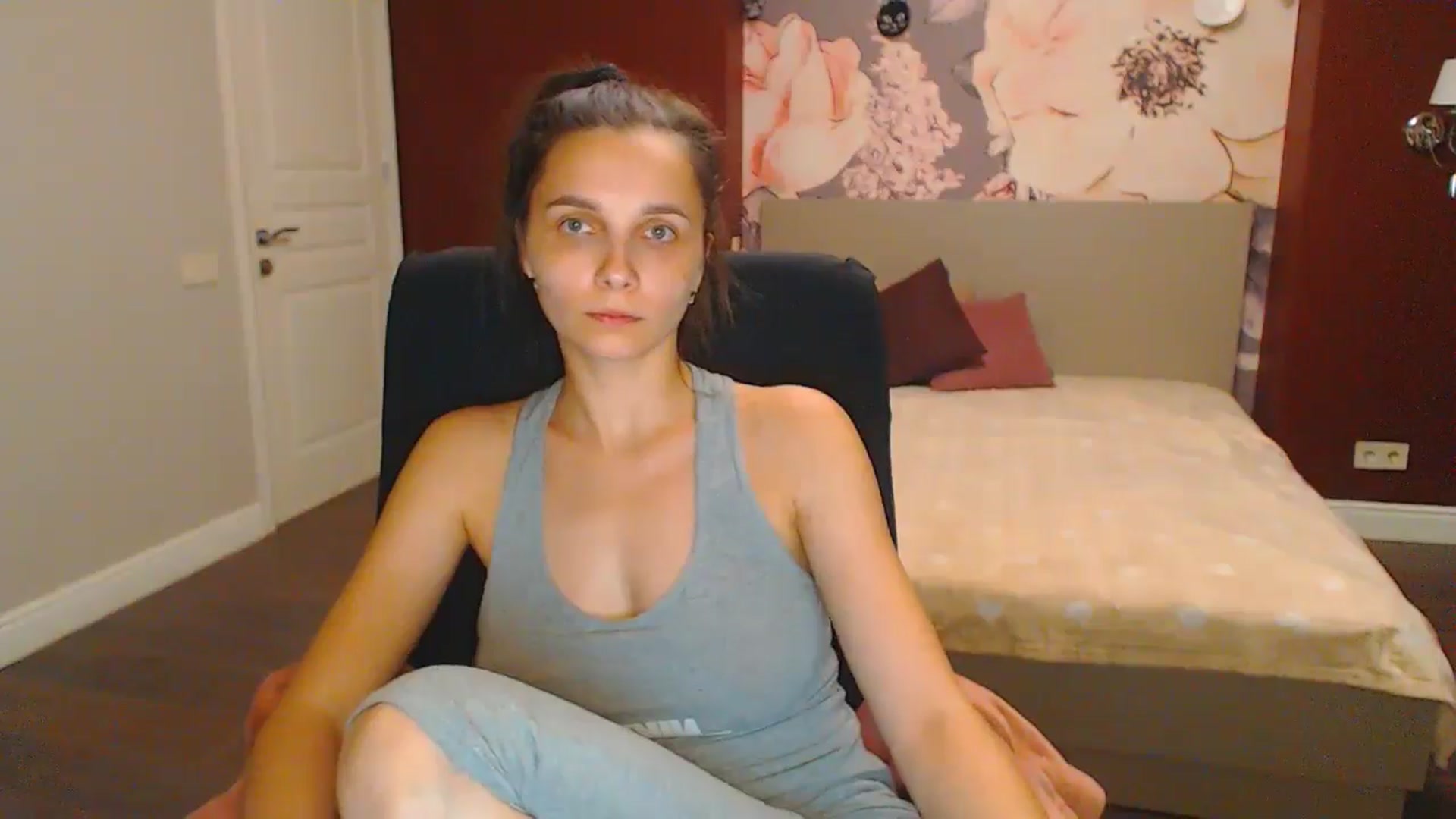 Gallery image thumbnail from Karina_Mils's myfreecams stream on, 07/27/2024, 18:17 image 11 of 20