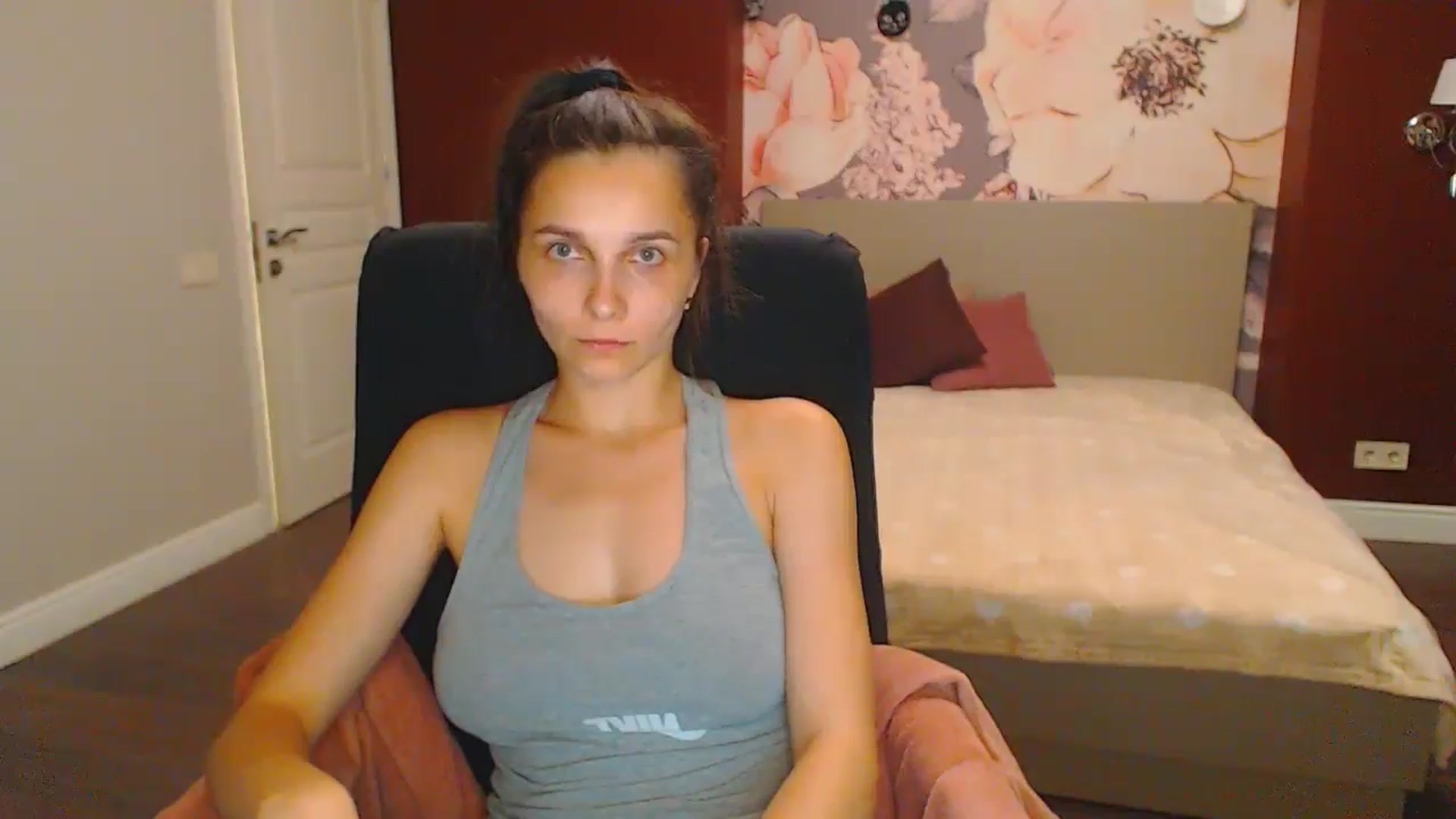 Gallery image thumbnail from Karina_Mils's myfreecams stream on, 07/27/2024, 18:17 image 10 of 20