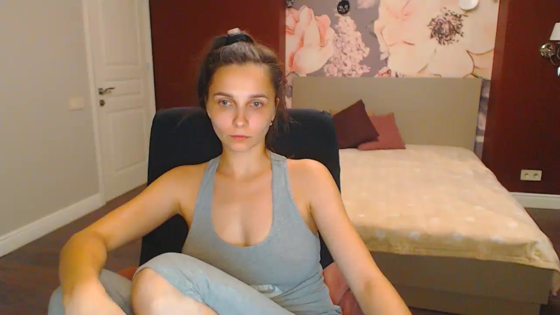 Gallery image thumbnail from Karina_Mils's myfreecams stream on, 07/27/2024, 18:17 image 4 of 20