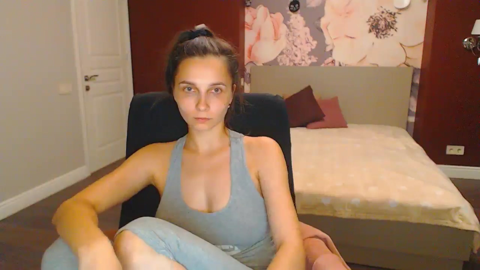 Gallery image thumbnail from Karina_Mils's myfreecams stream on, 07/27/2024, 18:17 image 5 of 20