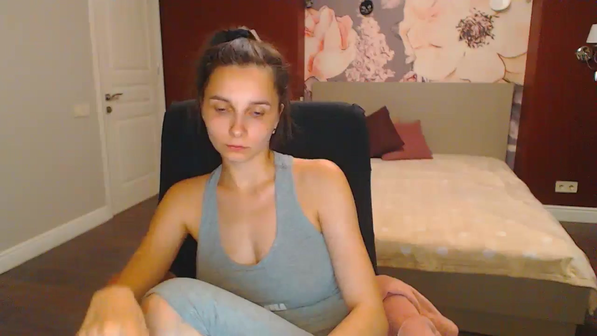 Gallery image thumbnail from Karina_Mils's myfreecams stream on, 07/27/2024, 18:17 image 15 of 20