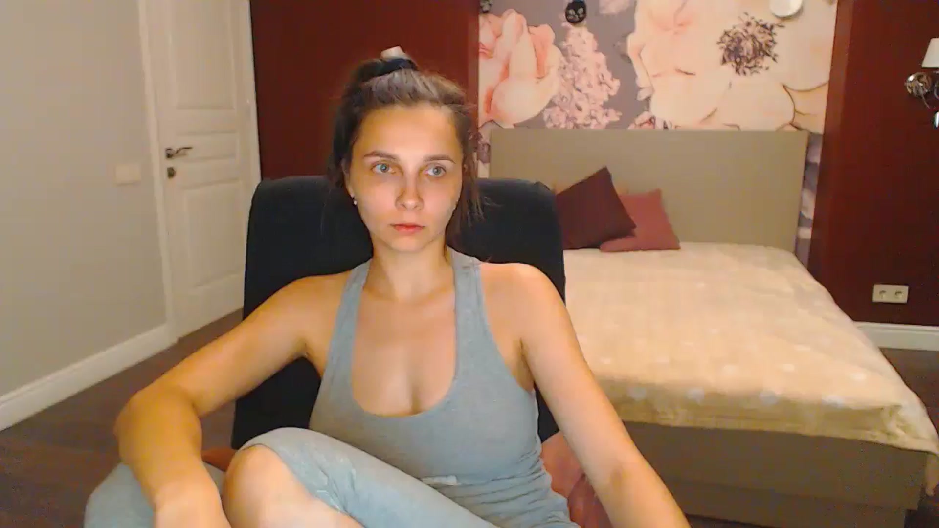 Gallery image thumbnail from Karina_Mils's myfreecams stream on, 07/27/2024, 18:17 image 7 of 20