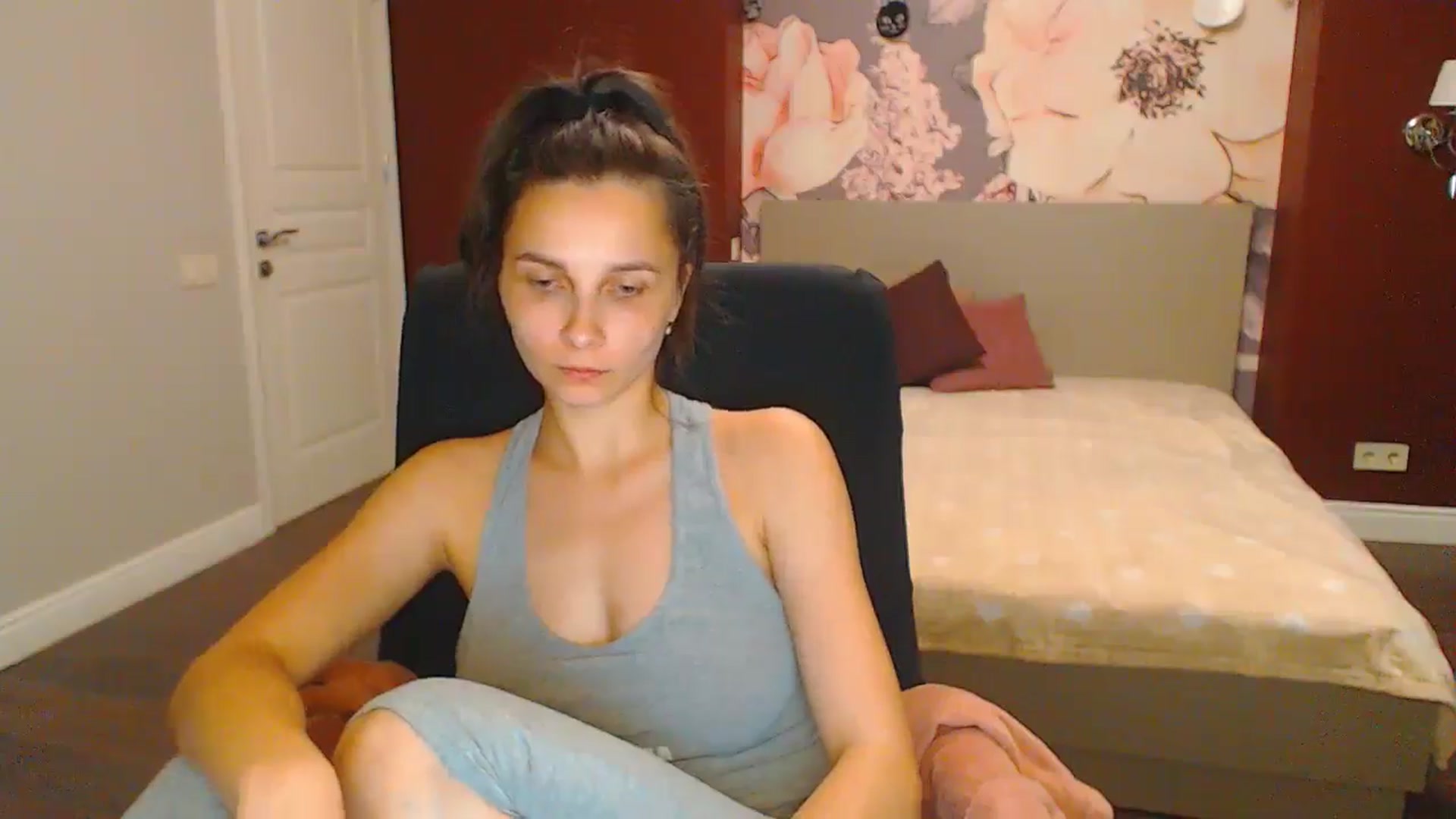 Gallery image thumbnail from Karina_Mils's myfreecams stream on, 07/27/2024, 18:17 image 18 of 20