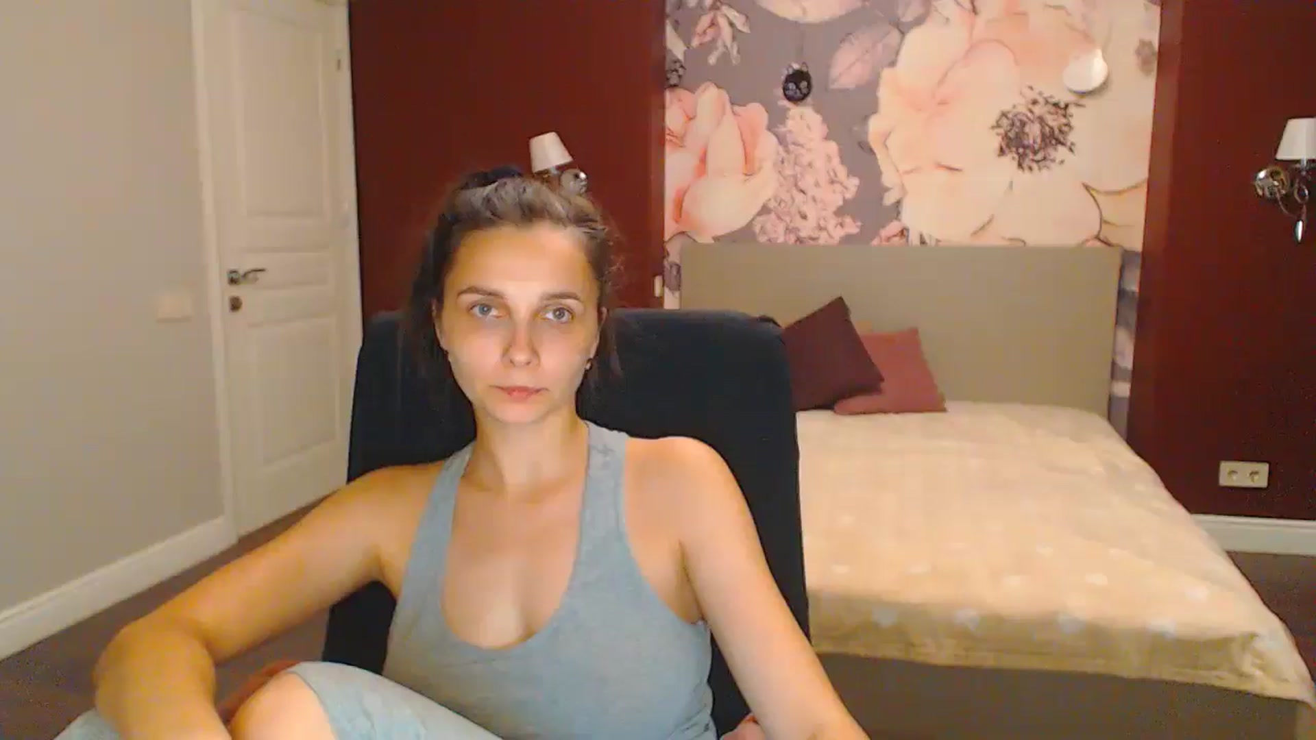 Gallery image thumbnail from Karina_Mils's myfreecams stream on, 07/27/2024, 19:03 image 7 of 20