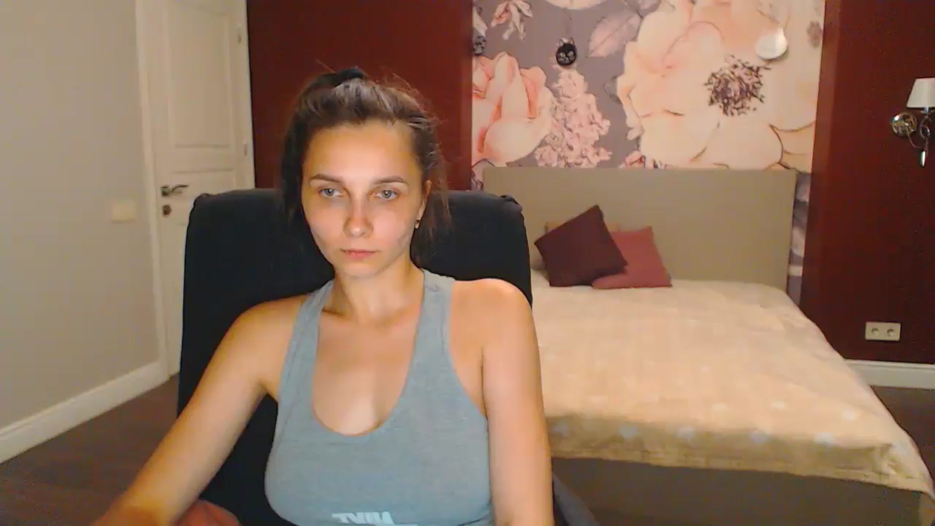Gallery image thumbnail from Karina_Mils's myfreecams stream on, 07/27/2024, 19:03 image 9 of 20