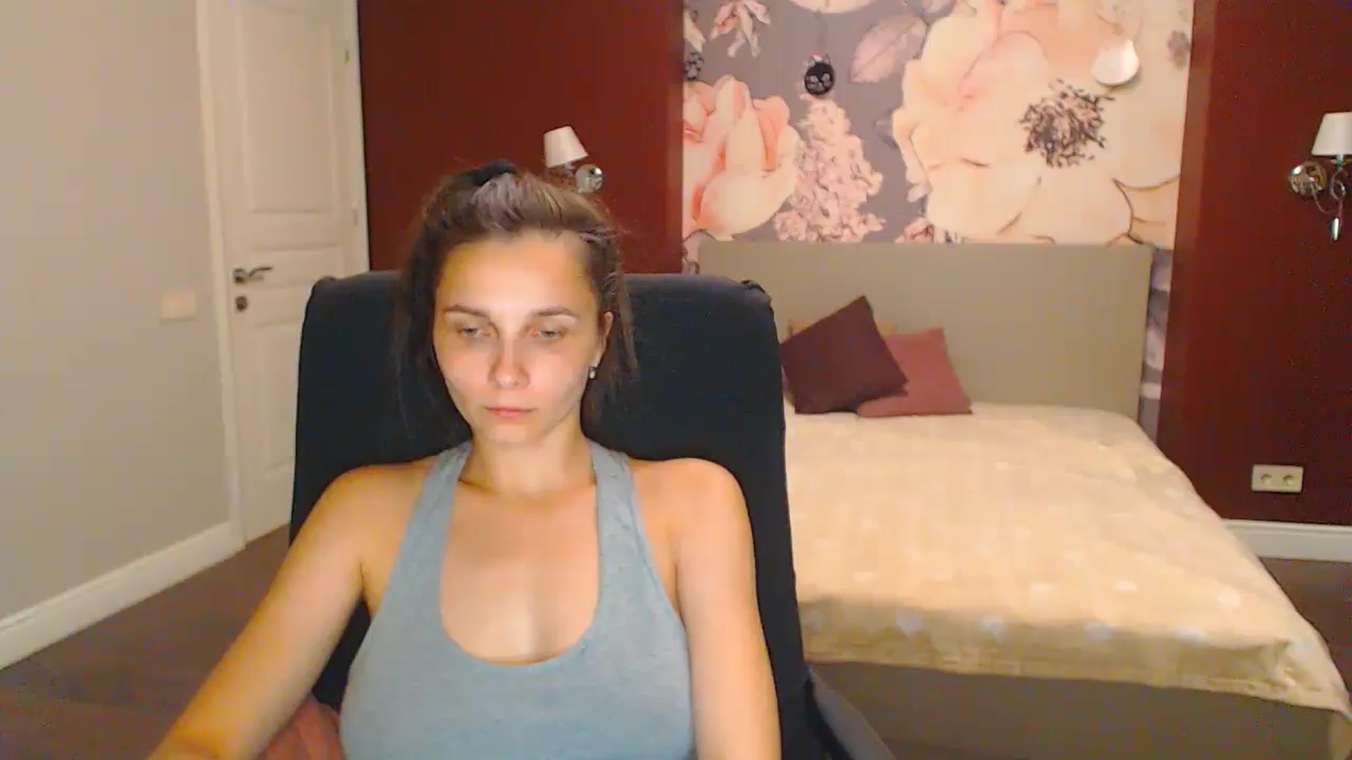 Gallery image thumbnail from Karina_Mils's myfreecams stream on, 07/27/2024, 19:03 image 16 of 20