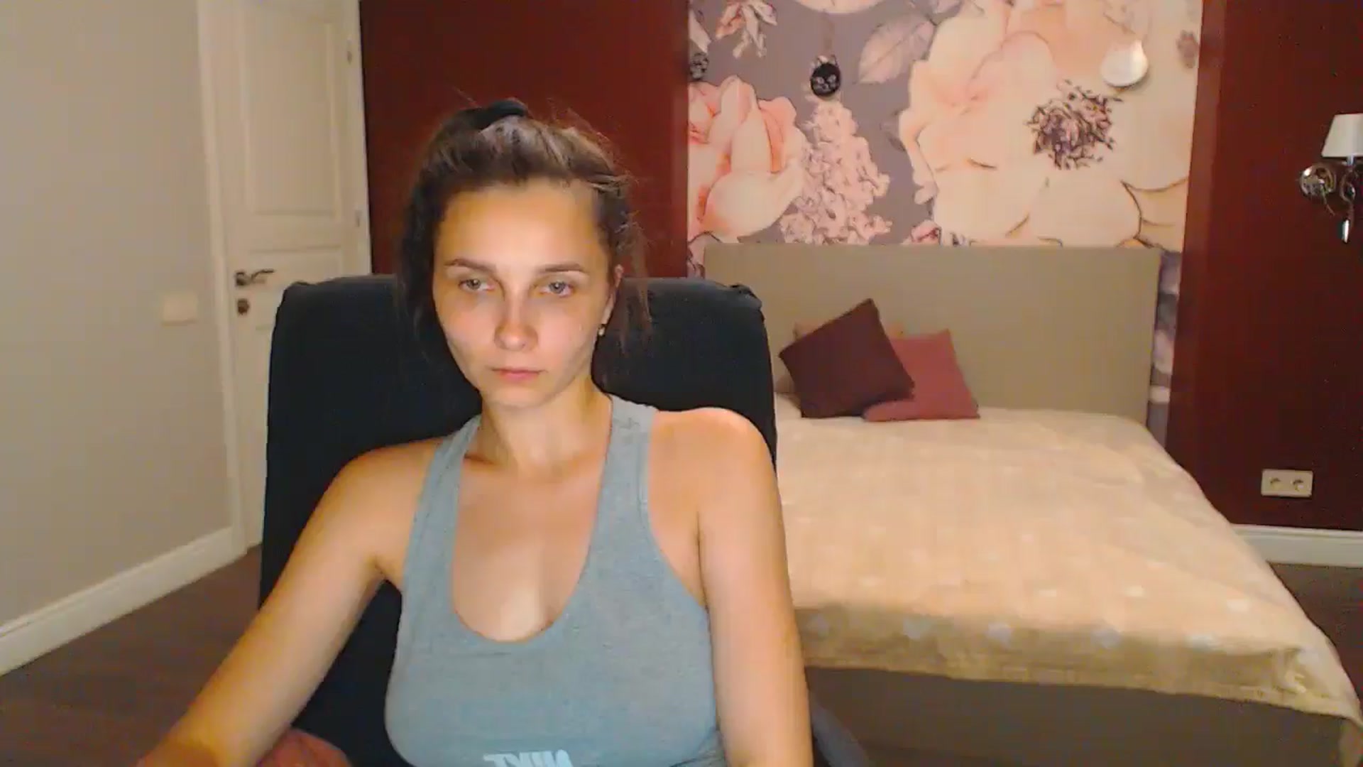 Gallery image thumbnail from Karina_Mils's myfreecams stream on, 07/27/2024, 19:03 image 10 of 20