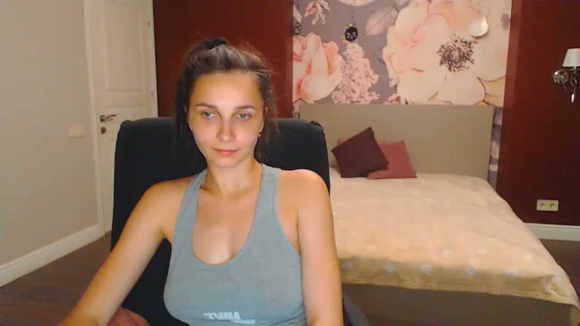 Gallery image thumbnail from Karina_Mils's myfreecams stream on, 07/27/2024, 19:03 image 8 of 20