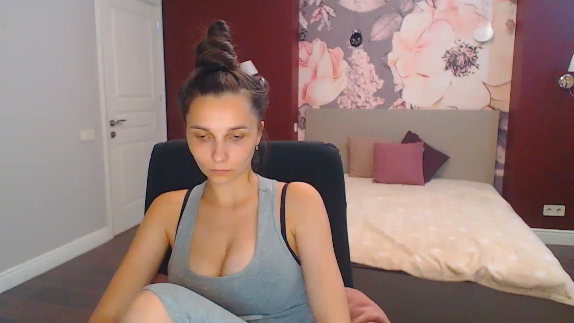 Gallery image thumbnail from Karina_Mils's myfreecams stream on, 07/28/2024, 16:16 image 6 of 20