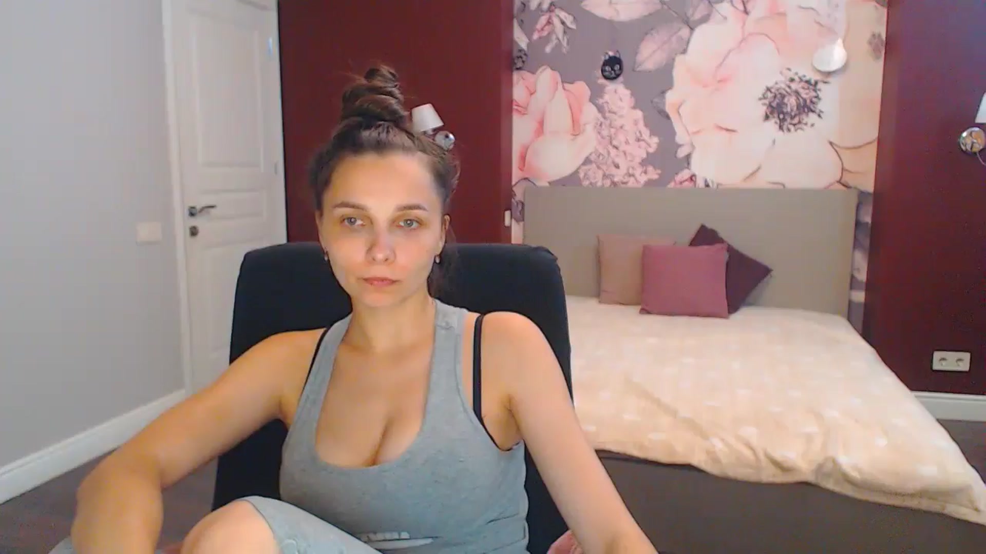 Gallery image thumbnail from Karina_Mils's myfreecams stream on, 07/28/2024, 16:16 image 3 of 20