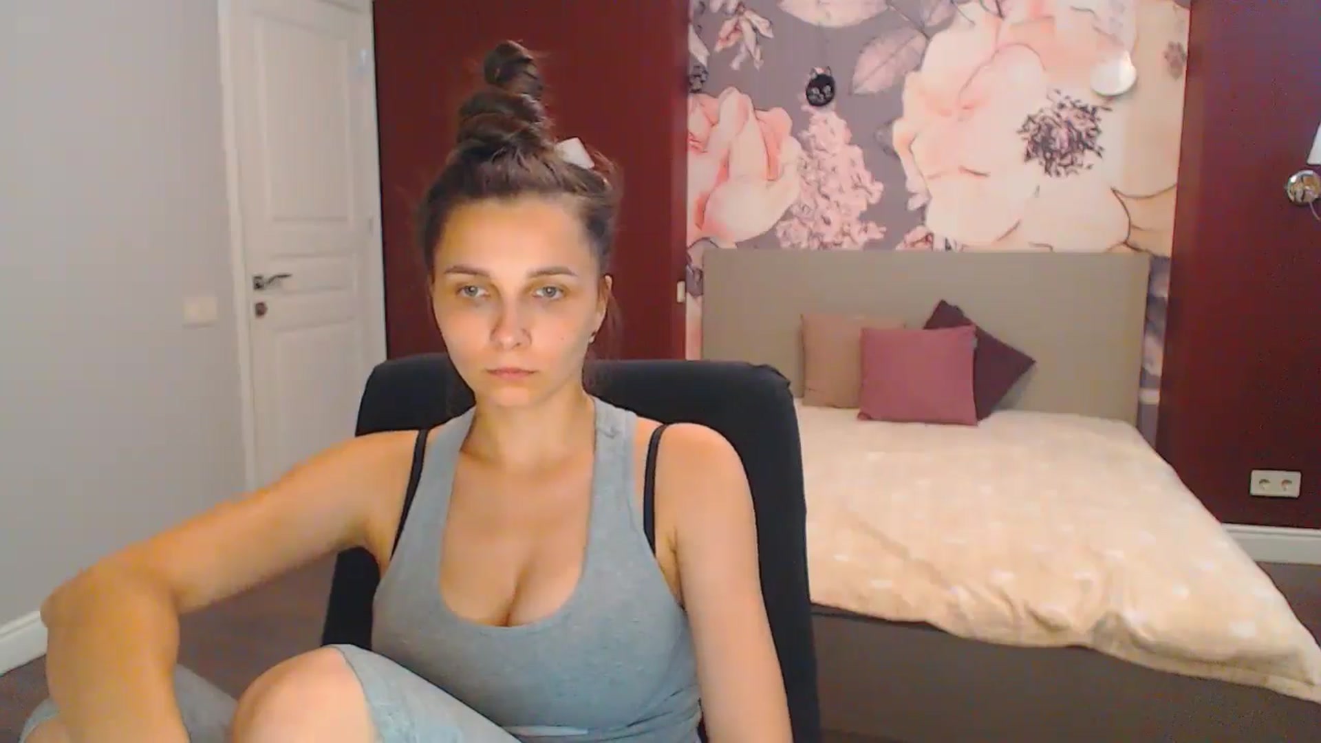 Gallery image thumbnail from Karina_Mils's myfreecams stream on, 07/28/2024, 16:16 image 16 of 20