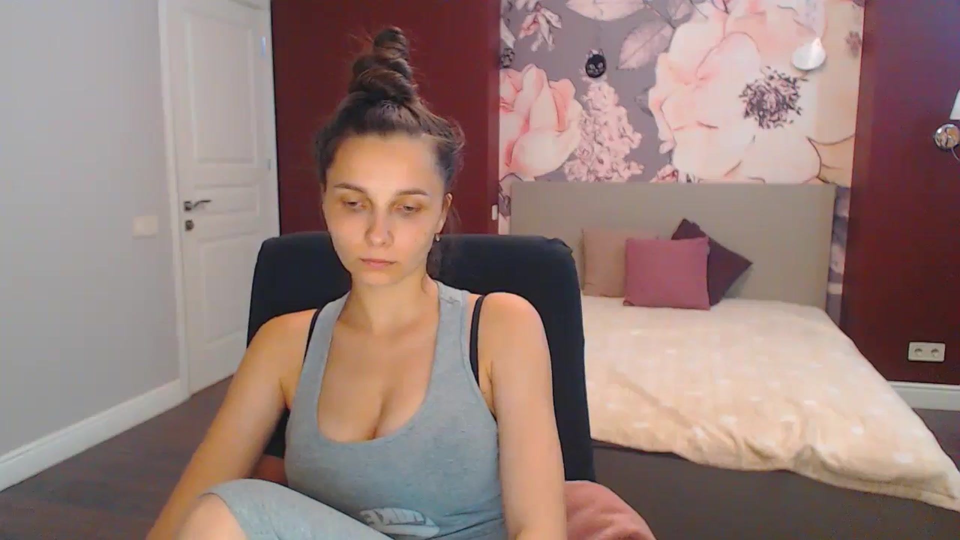 Gallery image thumbnail from Karina_Mils's myfreecams stream on, 07/28/2024, 16:16 image 5 of 20