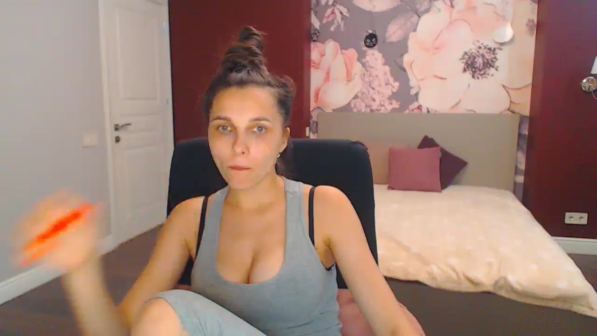Gallery image thumbnail from Karina_Mils's myfreecams stream on, 07/28/2024, 16:16 image 17 of 20