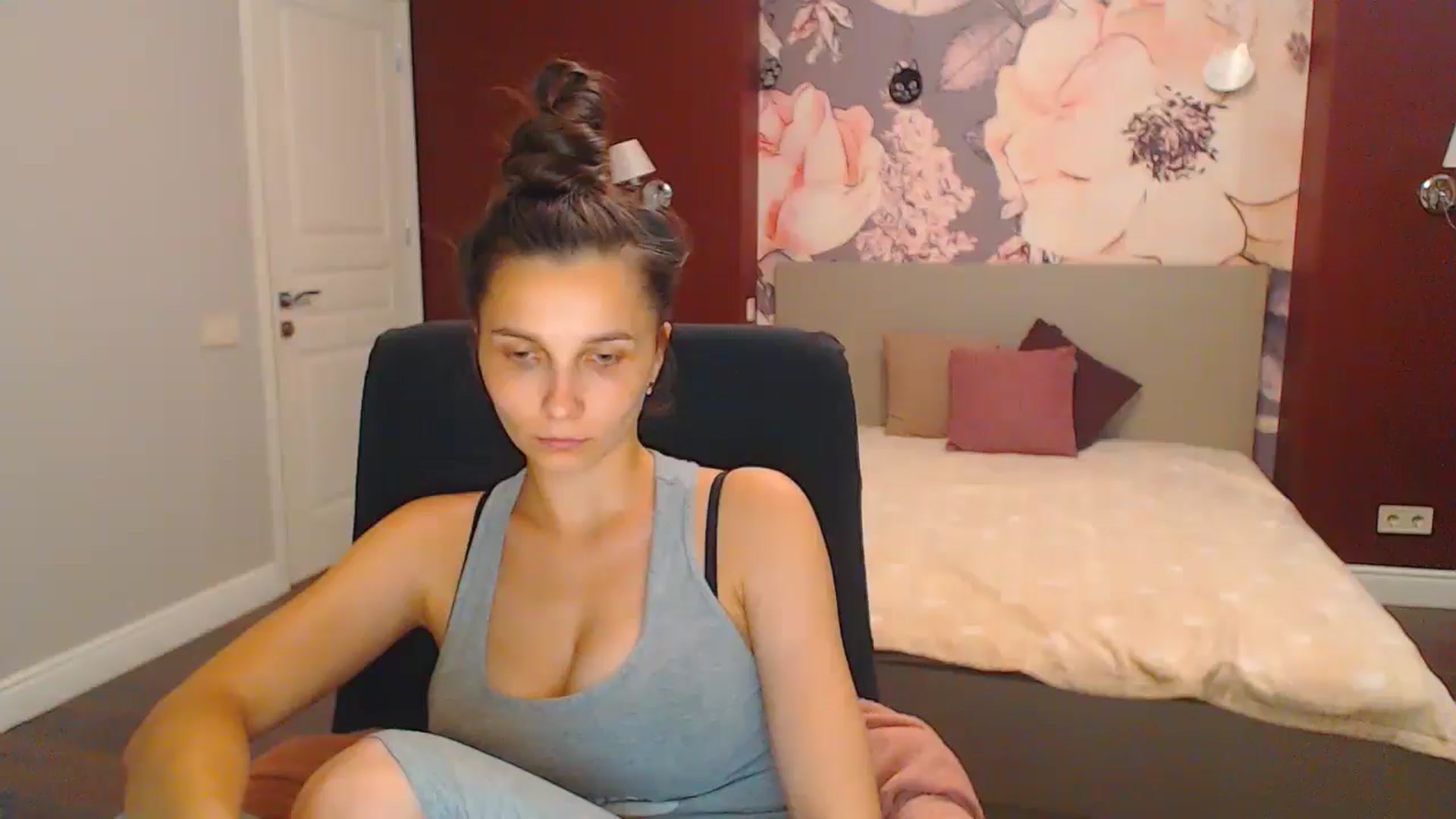 Gallery image thumbnail from Karina_Mils's myfreecams stream on, 07/28/2024, 16:55 image 7 of 20