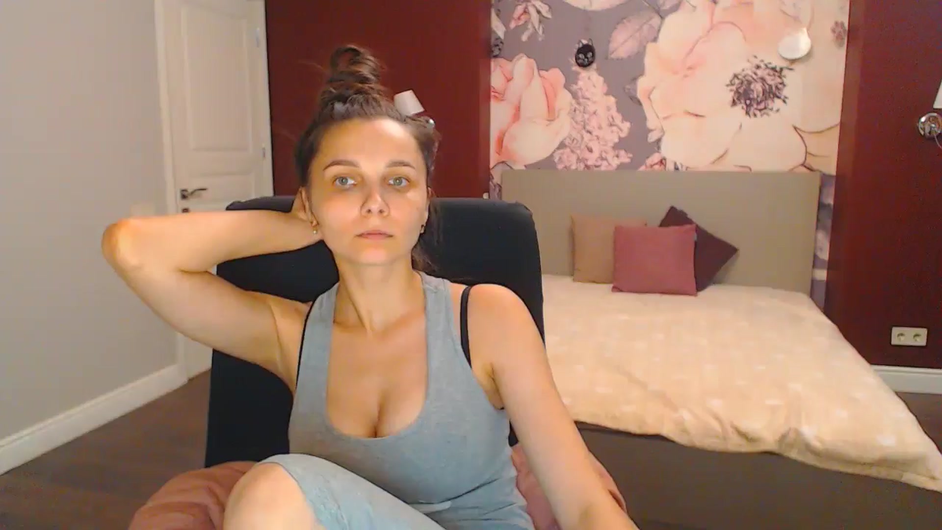 Gallery image thumbnail from Karina_Mils's myfreecams stream on, 07/28/2024, 16:55 image 1 of 20
