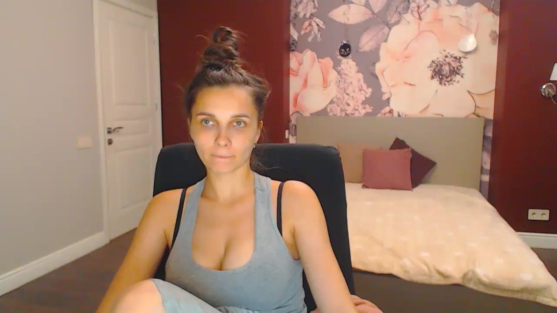 Gallery image thumbnail from Karina_Mils's myfreecams stream on, 07/28/2024, 16:55 image 13 of 20