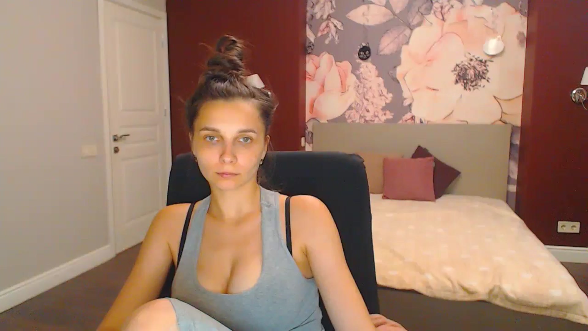 Gallery image thumbnail from Karina_Mils's myfreecams stream on, 07/28/2024, 16:55 image 17 of 20