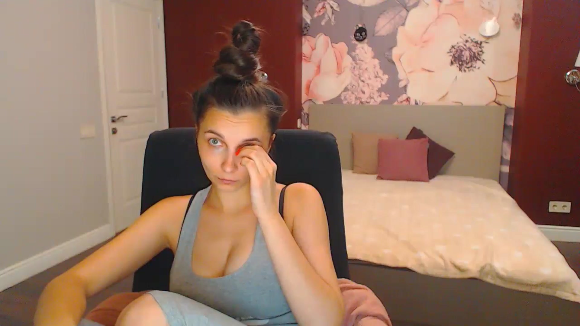 Gallery image thumbnail from Karina_Mils's myfreecams stream on, 07/28/2024, 16:55 image 8 of 20