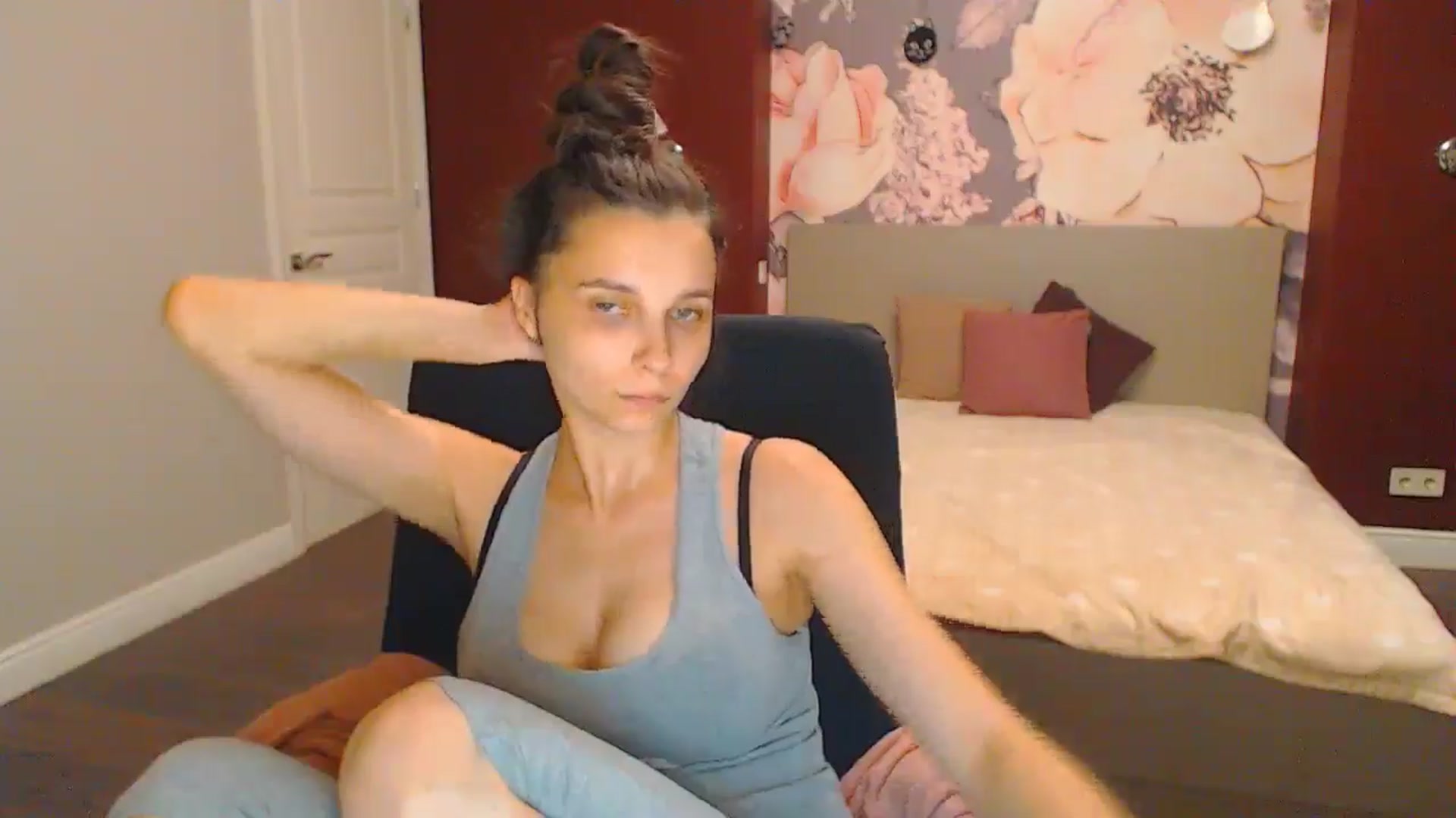 Gallery image thumbnail from Karina_Mils's myfreecams stream on, 07/28/2024, 18:35 image 9 of 20