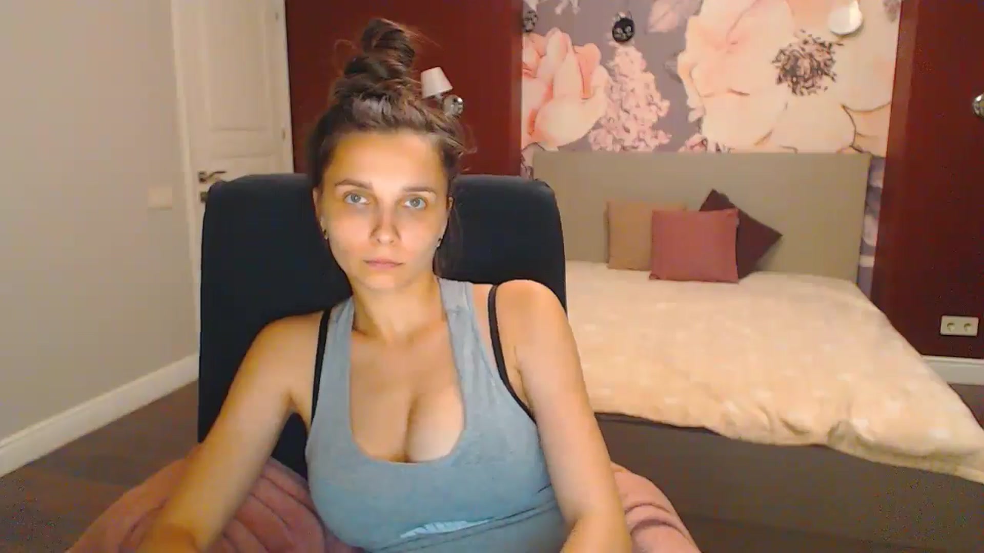 Gallery image thumbnail from Karina_Mils's myfreecams stream on, 07/28/2024, 18:35 image 11 of 20