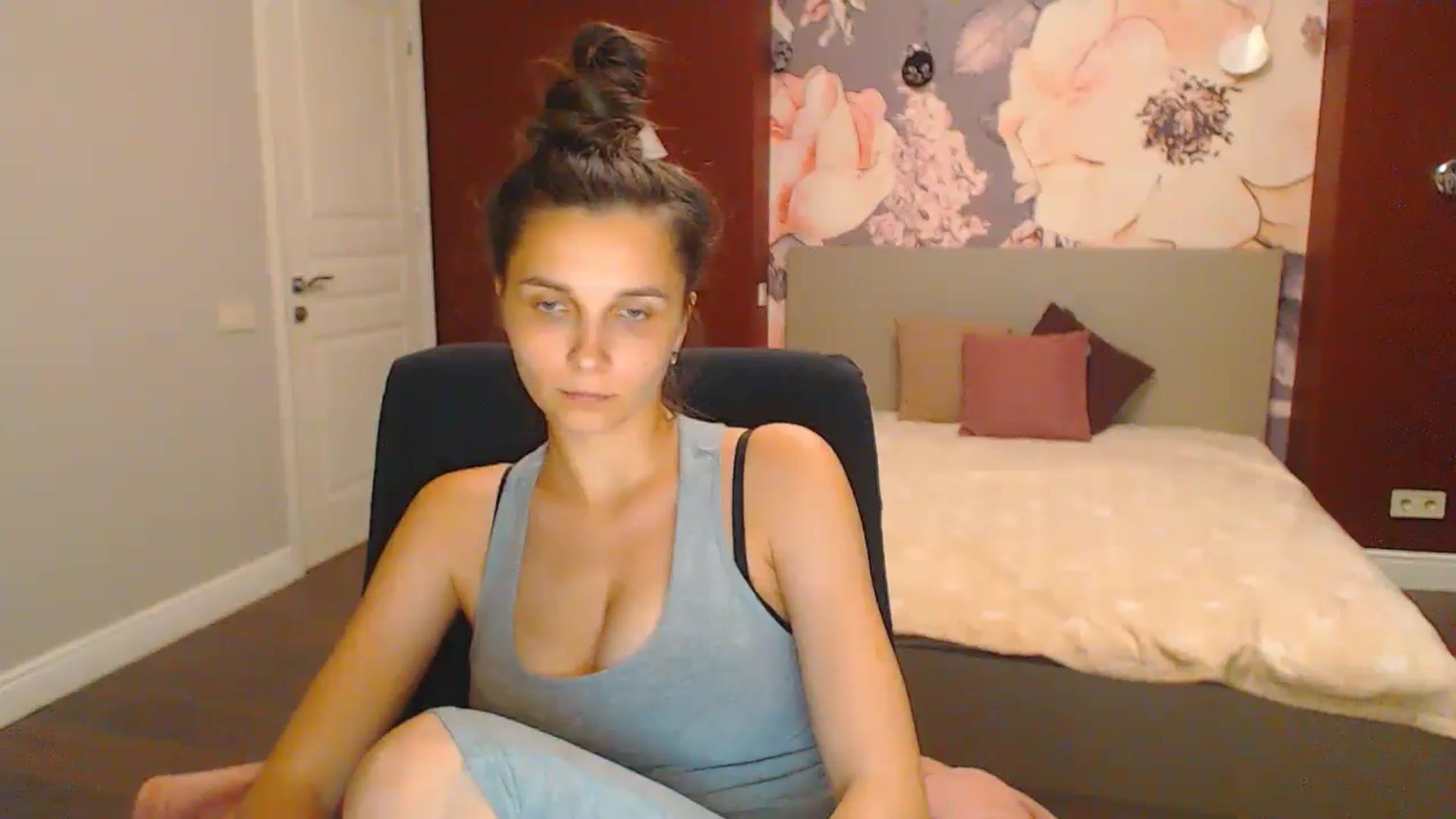 Gallery image thumbnail from Karina_Mils's myfreecams stream on, 07/28/2024, 18:35 image 13 of 20