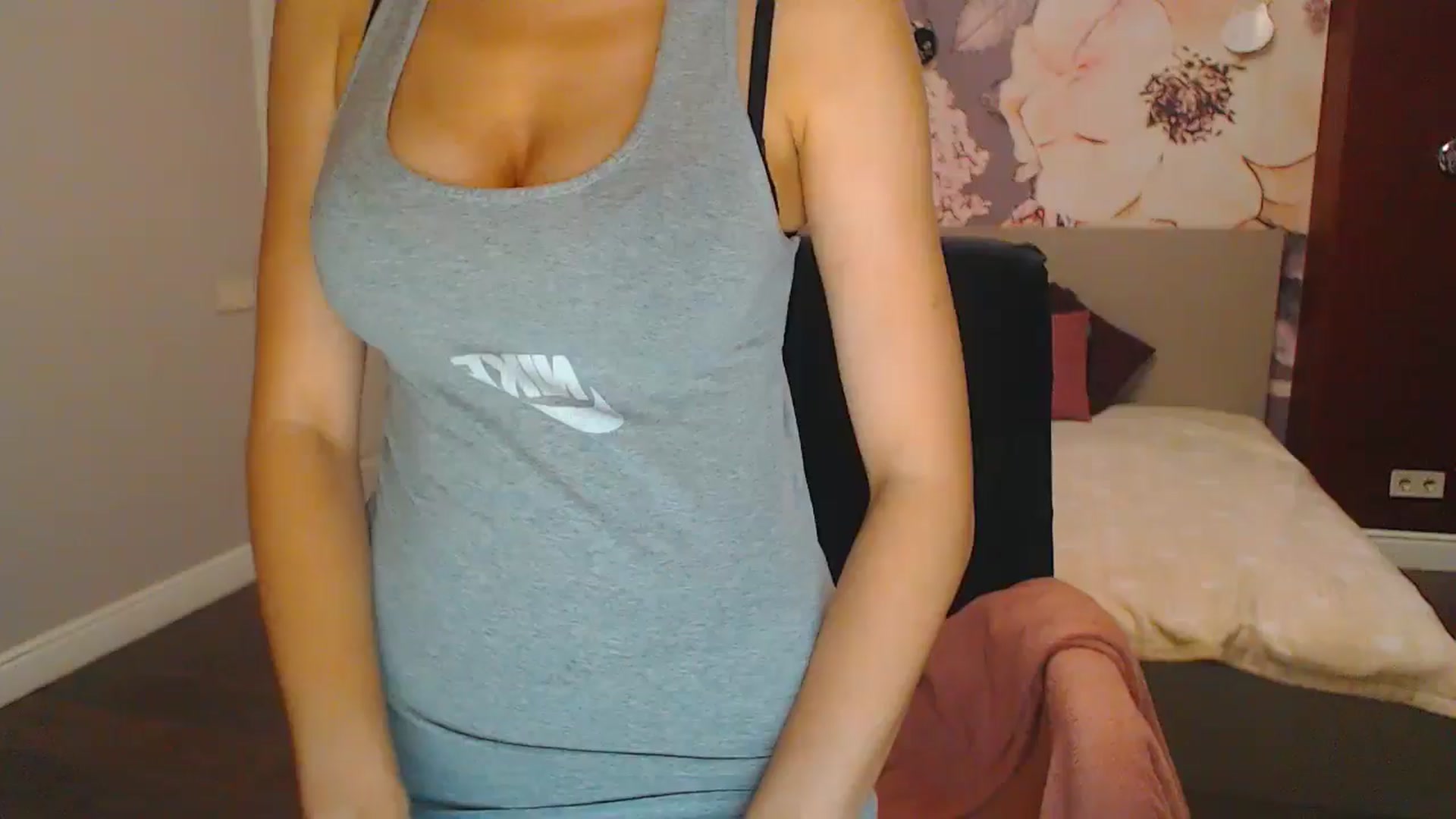 Gallery image thumbnail from Karina_Mils's myfreecams stream on, 07/28/2024, 18:35 image 1 of 20