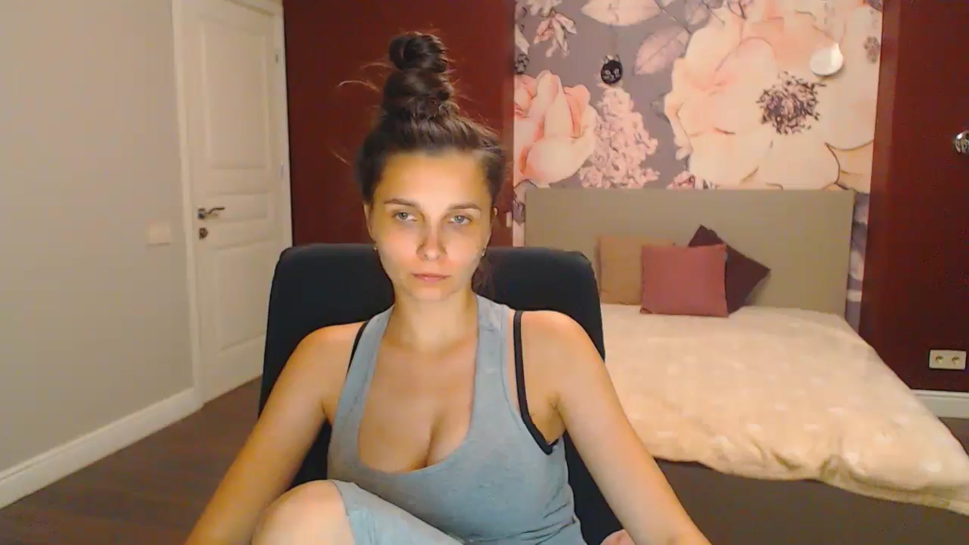 Gallery image thumbnail from Karina_Mils's myfreecams stream on, 07/28/2024, 18:35 image 17 of 20