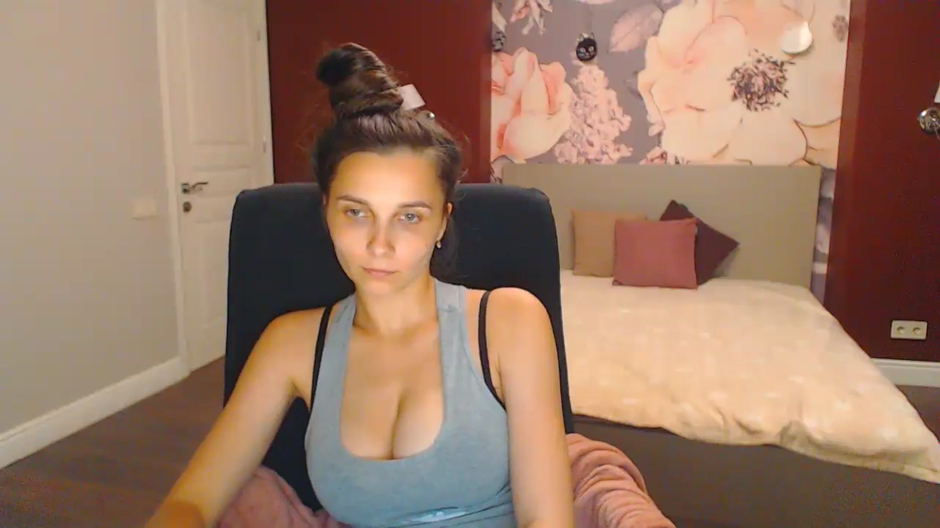 Gallery image thumbnail from Karina_Mils's myfreecams stream on, 07/28/2024, 19:29 image 11 of 20