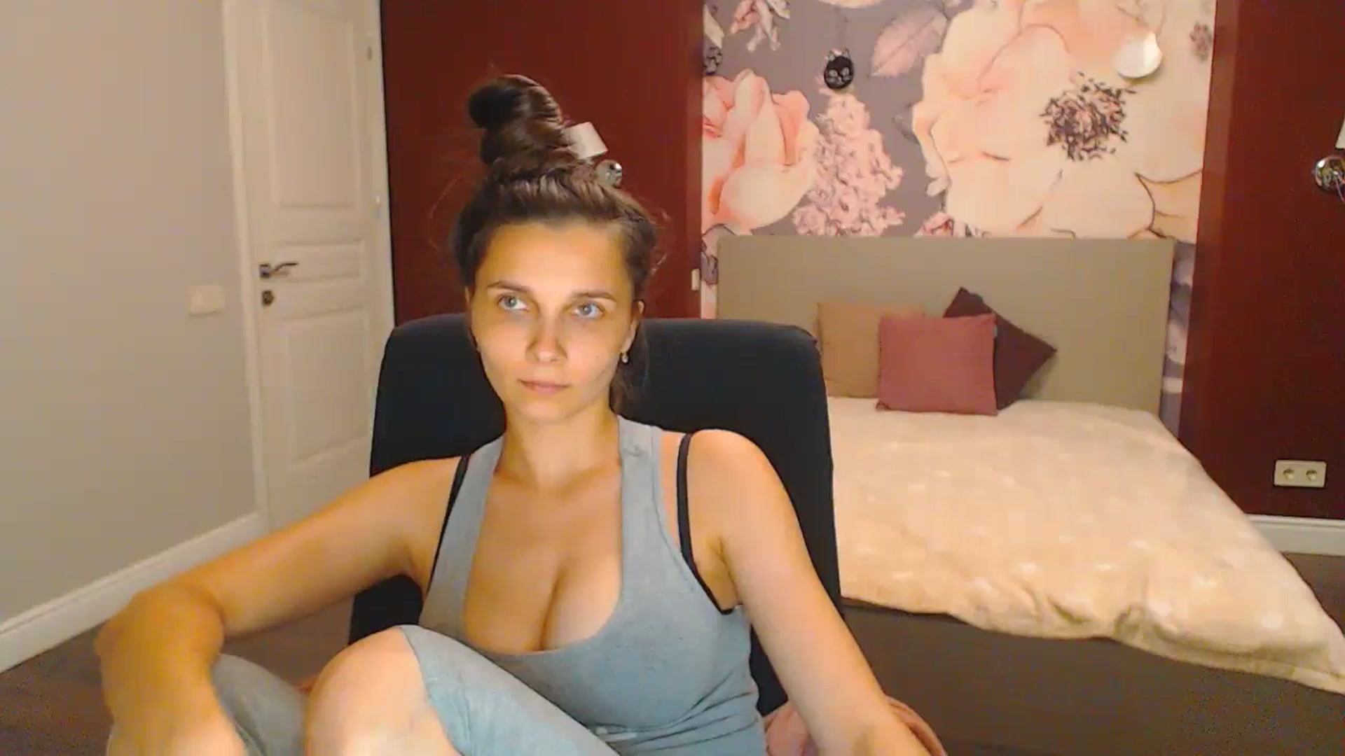 Gallery image thumbnail from Karina_Mils's myfreecams stream on, 07/28/2024, 19:29 image 2 of 20