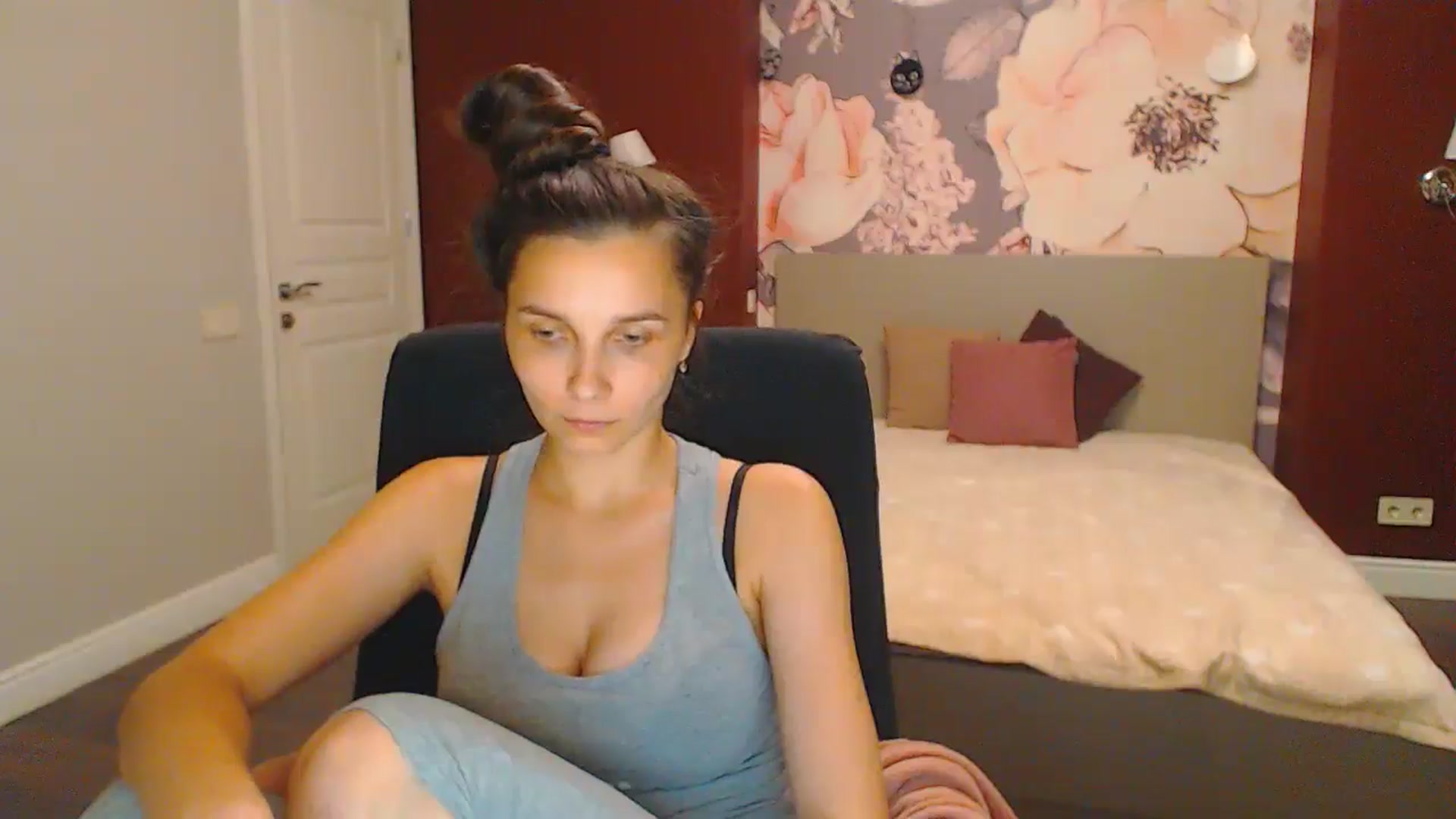 Gallery image thumbnail from Karina_Mils's myfreecams stream on, 07/28/2024, 19:29 image 17 of 20