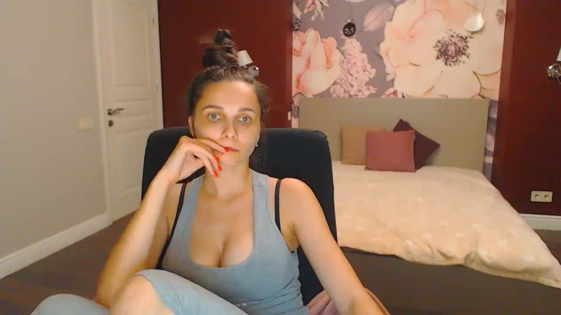 Gallery image thumbnail from Karina_Mils's myfreecams stream on, 07/28/2024, 19:29 image 19 of 20