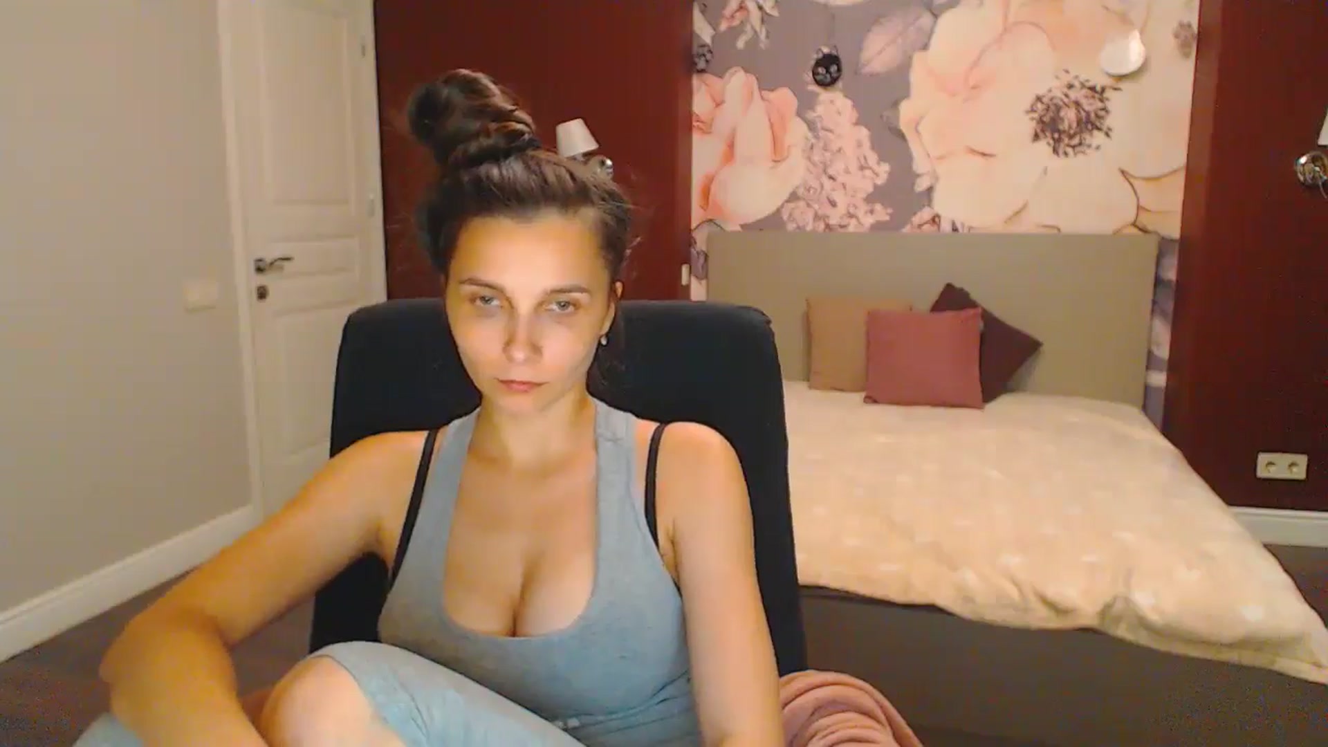 Gallery image thumbnail from Karina_Mils's myfreecams stream on, 07/28/2024, 19:29 image 18 of 20