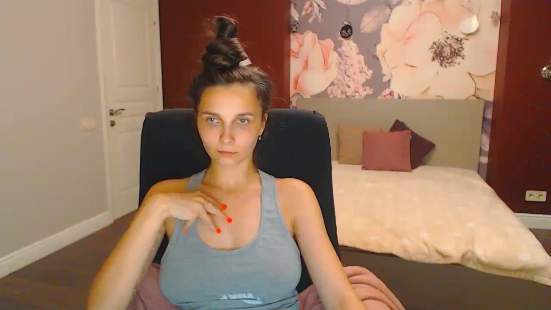 Gallery image thumbnail from Karina_Mils's myfreecams stream on, 07/28/2024, 20:41 image 18 of 20